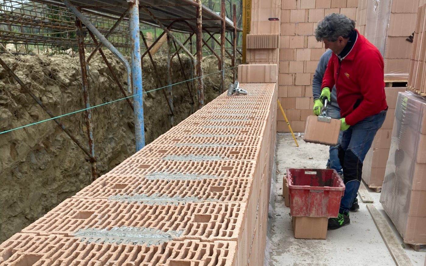 Edil Due Teramo Construction Company installation of Porotherm BIO PLAN