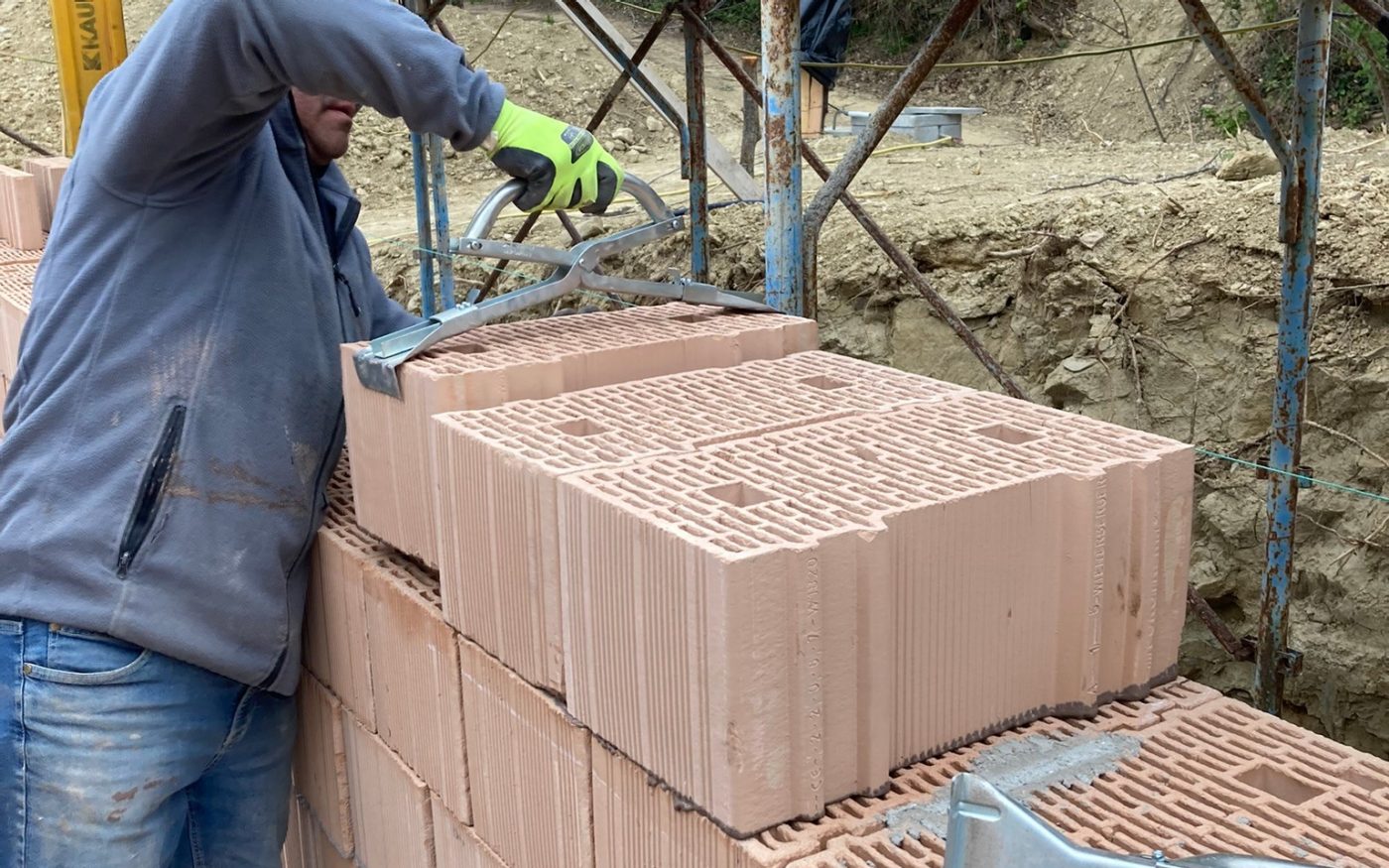 Edil Due Teramo Construction Company installation of Porotherm BIO PLAN