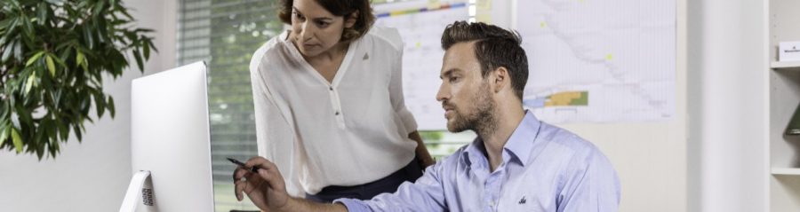 Progettisti a lavoro per efficace isolamento acustico della muratura