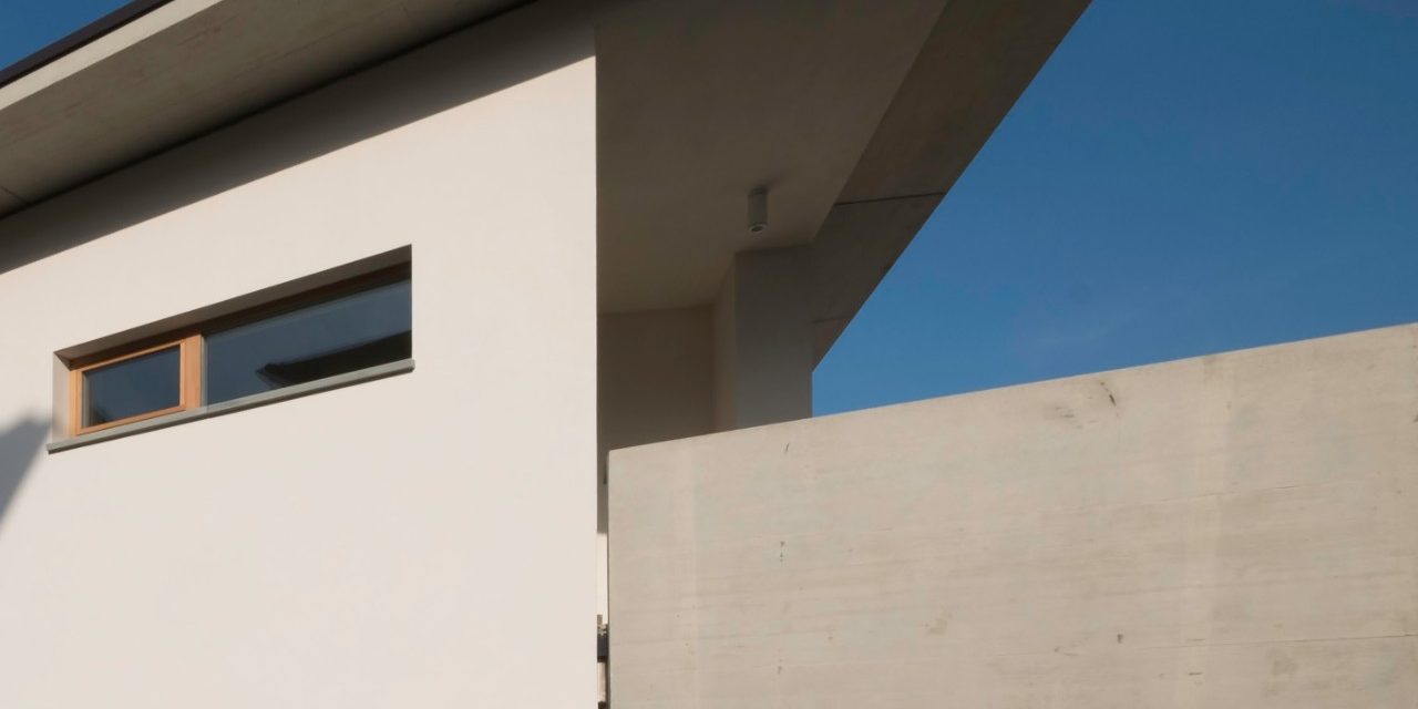 Outside details of Domus 2020 house new construction with Porotherm BIO PLAN 38 T