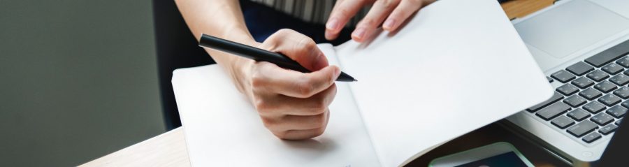 office, computer, keyboard, smartphone, communication, notepad; Büro, Computer, Tastatur, Smartphone, Notizblock, Kommunikation