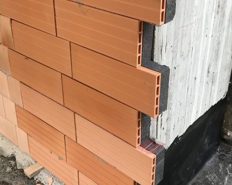 Dettaglio del sistema Thermal T con laterizio e isolante EPS