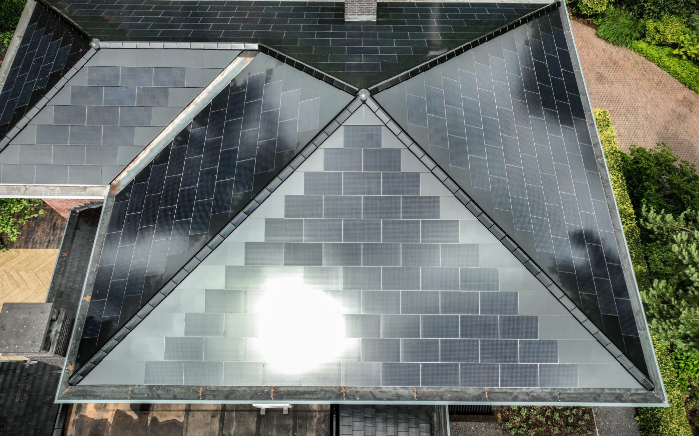 Installer: Volt4U / Energieopwekken.nu. Period: 2023. Product: Wevolt X-Roof. Quantity: 300. Renovation villa with Wevolt X-Roof | Bilthoven