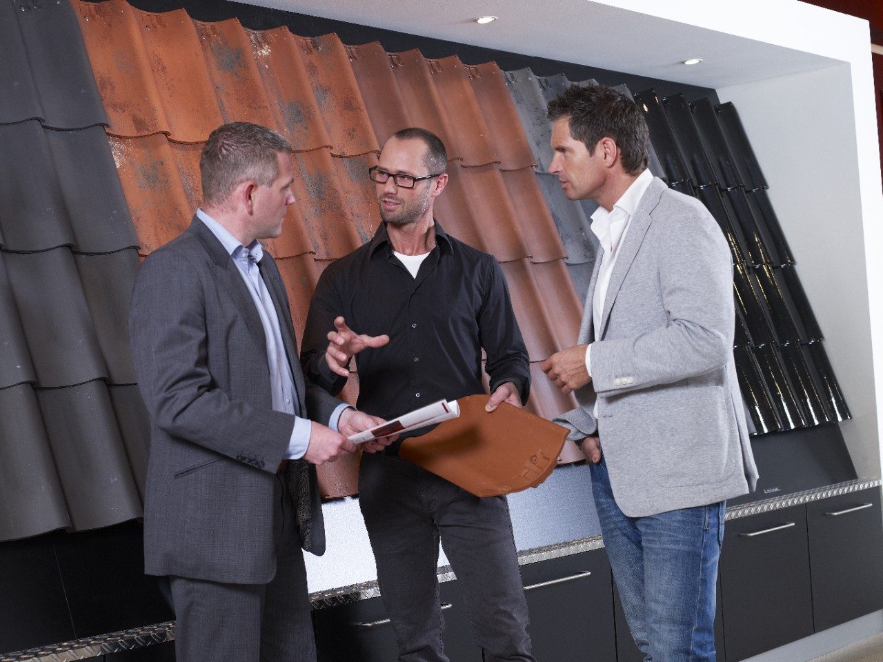 Showroom-Expo | Zaltbommel, main office the Netherlands. Diverse roof tiles, pavers, bricks, inner wall bricks.