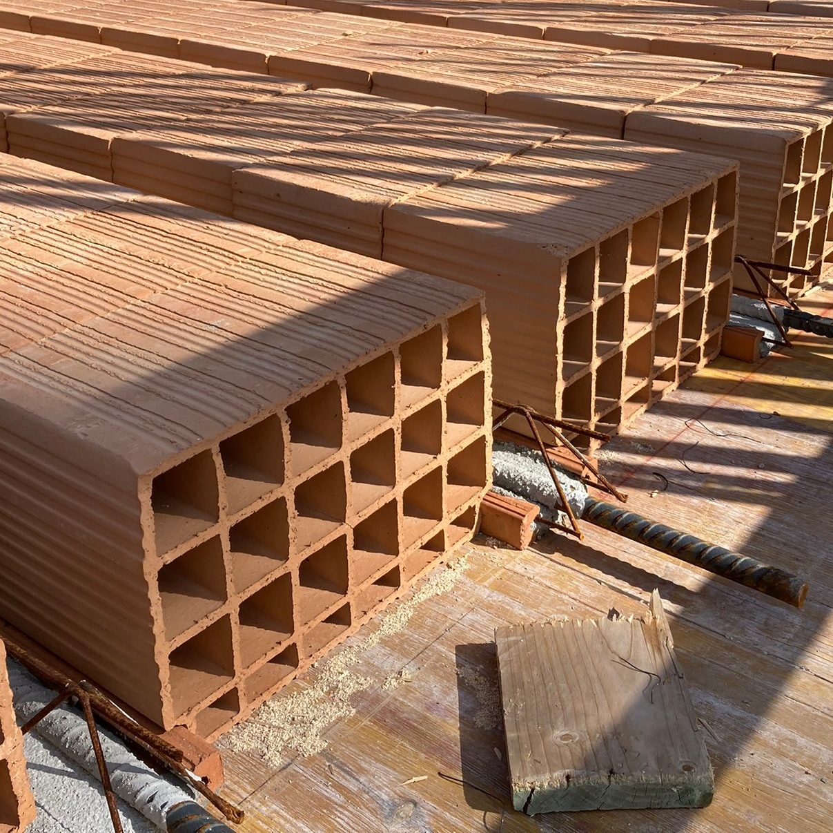 Cantiere pignatte interposte