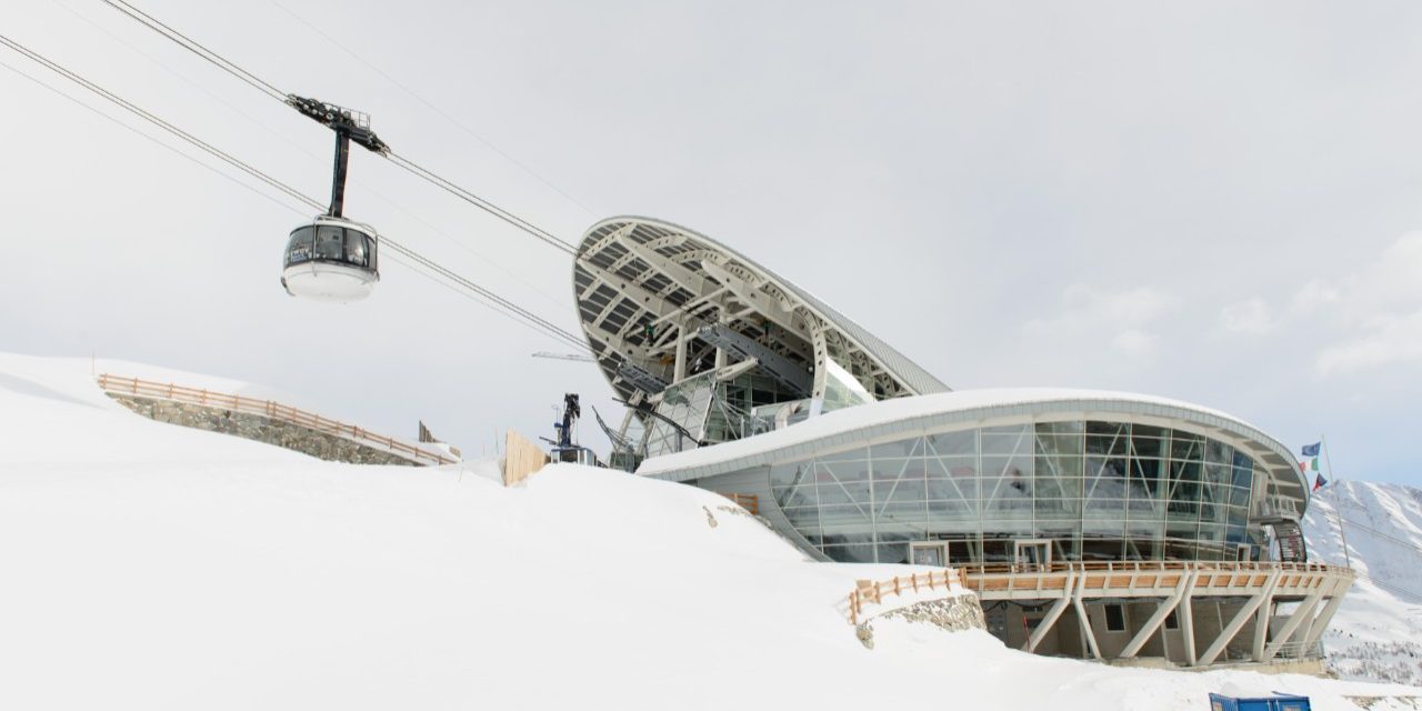 Monte Bianco Cableway Pavillon du Mont Fréty realized by Porotherm BIO PLAN 30