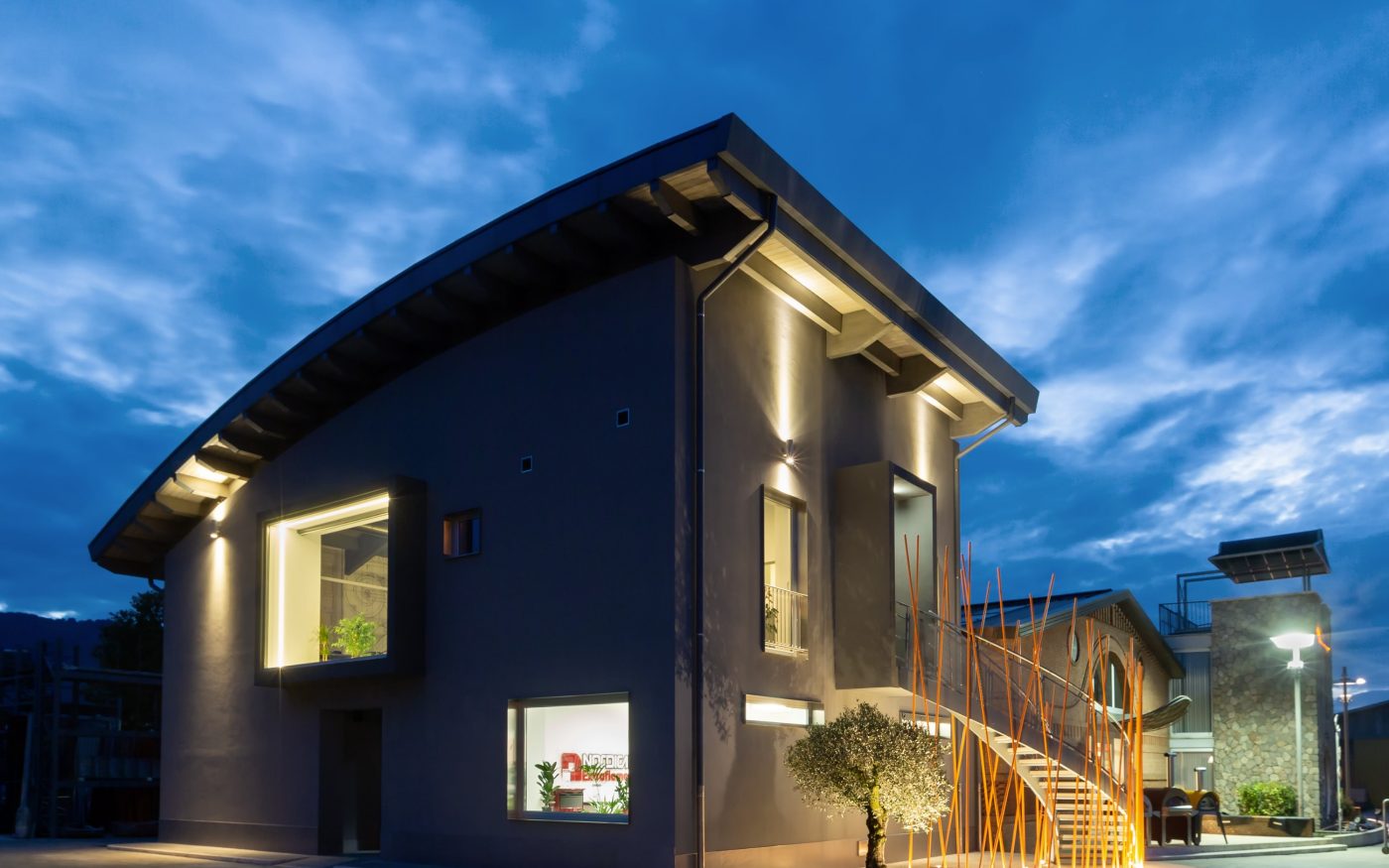 Outside training room of Edilpalmieri Bigmat dealers new construction with Porotherm BIO PLAN 45 T