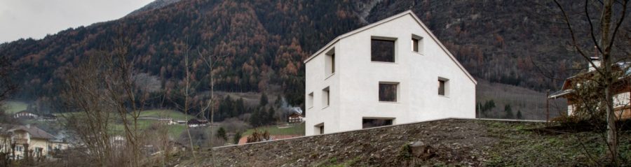 Rio dei Molini house on the river from Sudtirol new construction realized by Pedevilla Architect with Porotherm