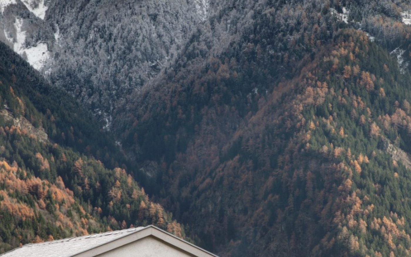 View on Sudtirol mountain of house on Rio dei Molini river new construction with Porotherm