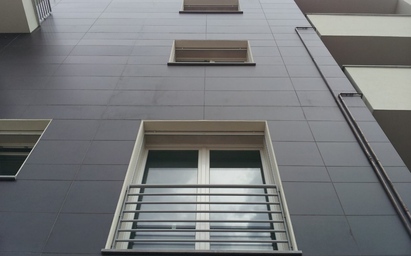 Windows of multi family houseof EdilT Costruzioni new construction with Porotherm BIO PLAN 42,5 T