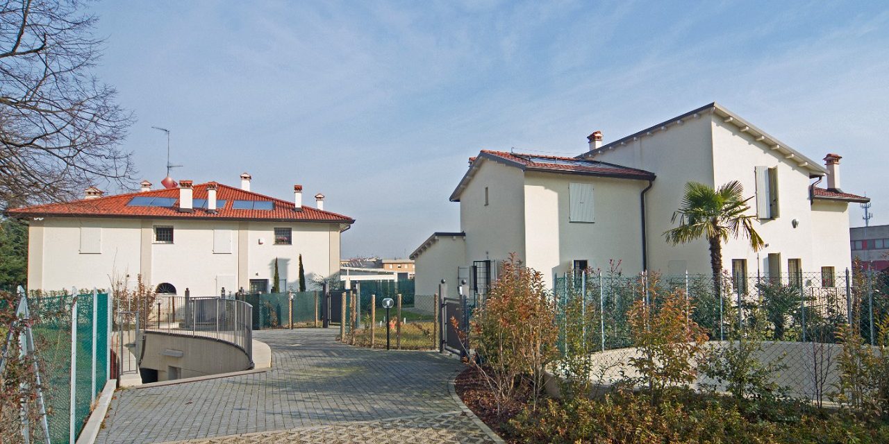 Single family house cottages in Bologna renovation with Porotherm BIO PLAN 30