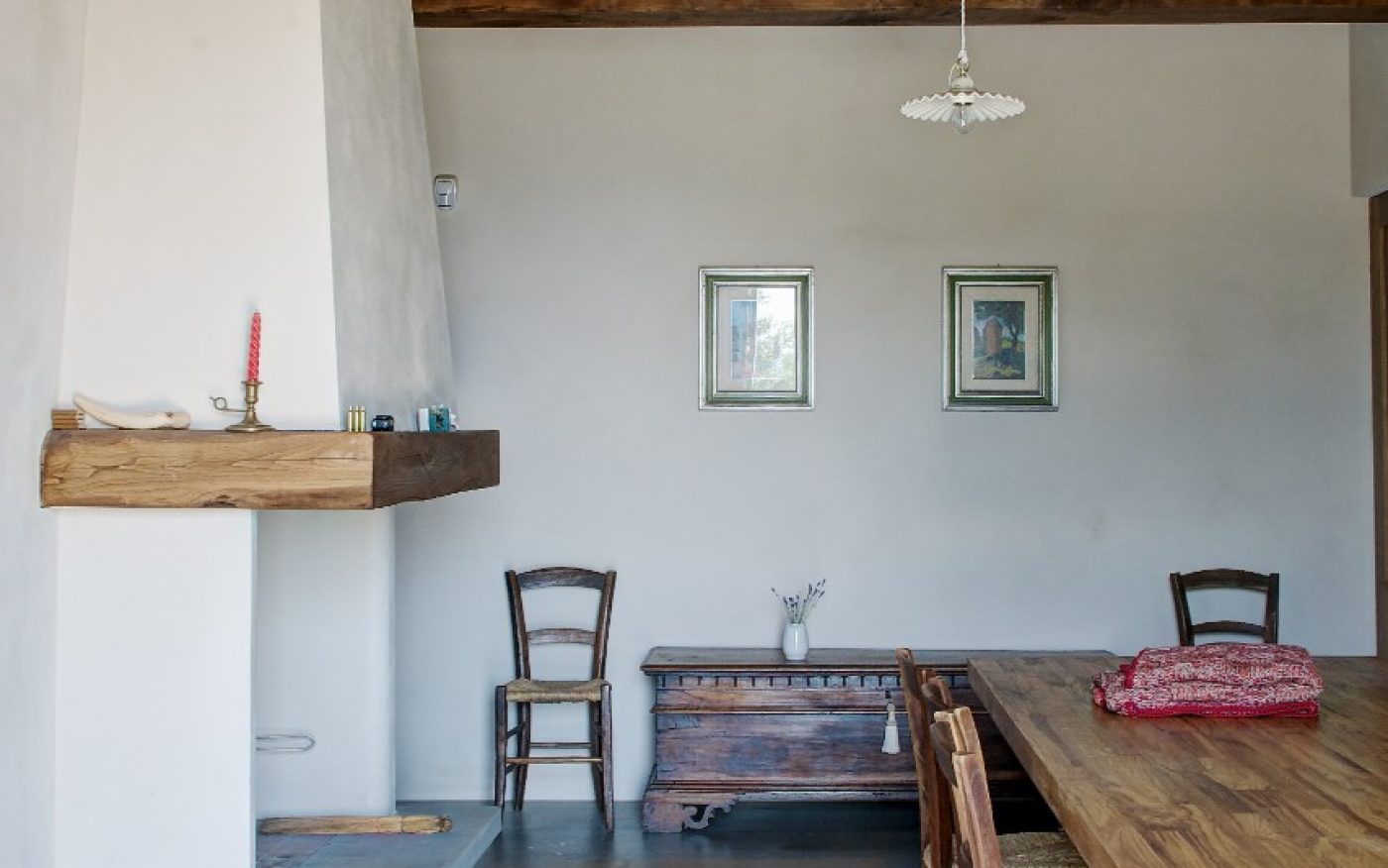 Launchroom with fire place of Podere Tiglio renovation with Porotherm