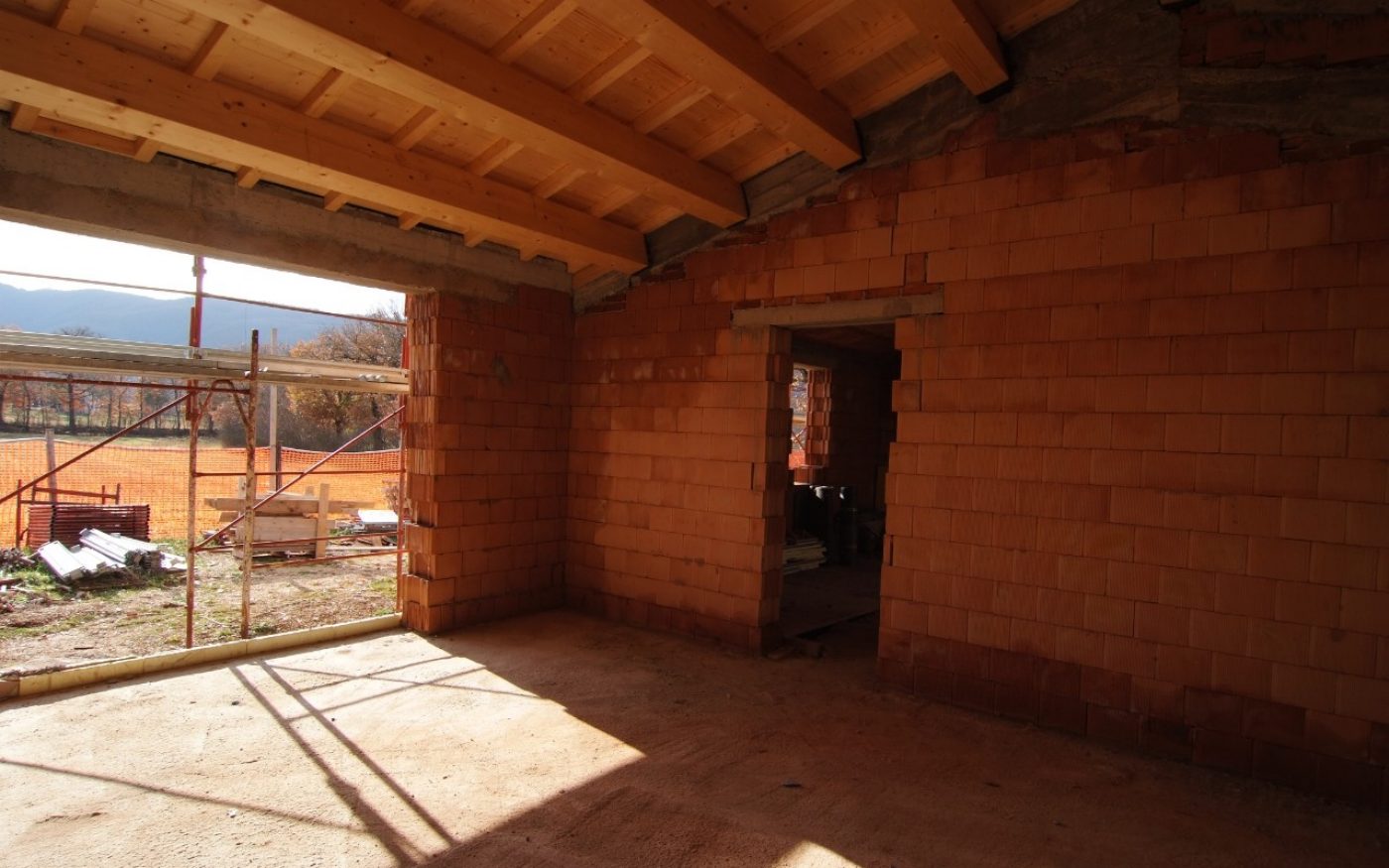 Internal building site open house (4 faced) from Norcia new construction with Porotherm BIO PLAN 38