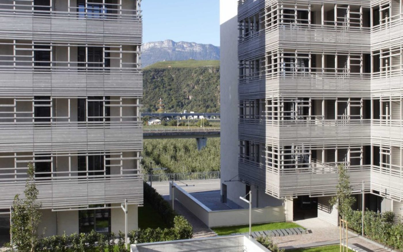 multi family house Casanova Social Housing Bolzano courtyard new construction with Porotherm BIO PLAN 25