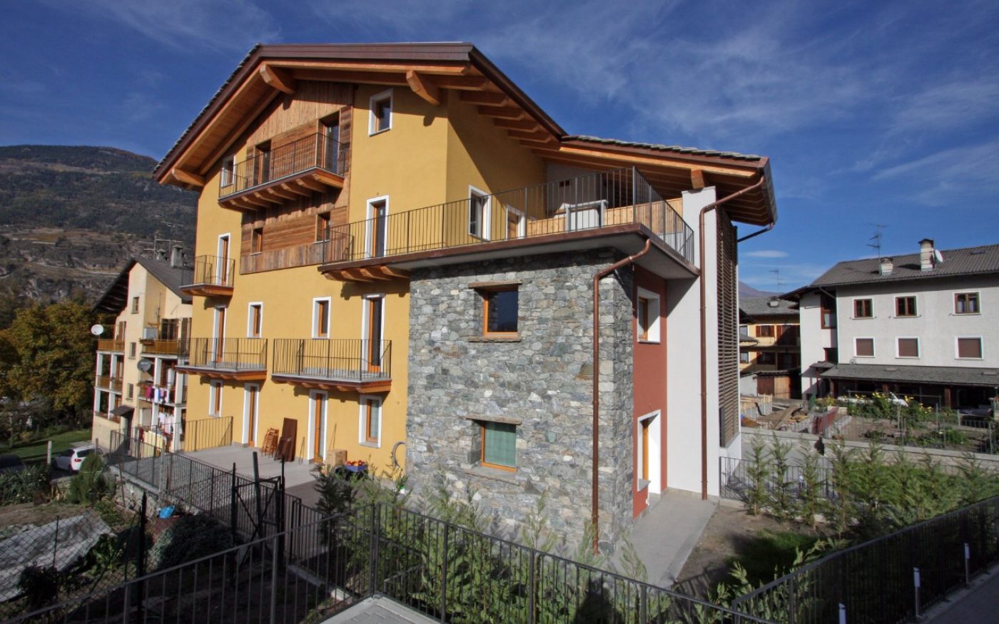 Overview of multi family house Aosta renovation with Porotherm