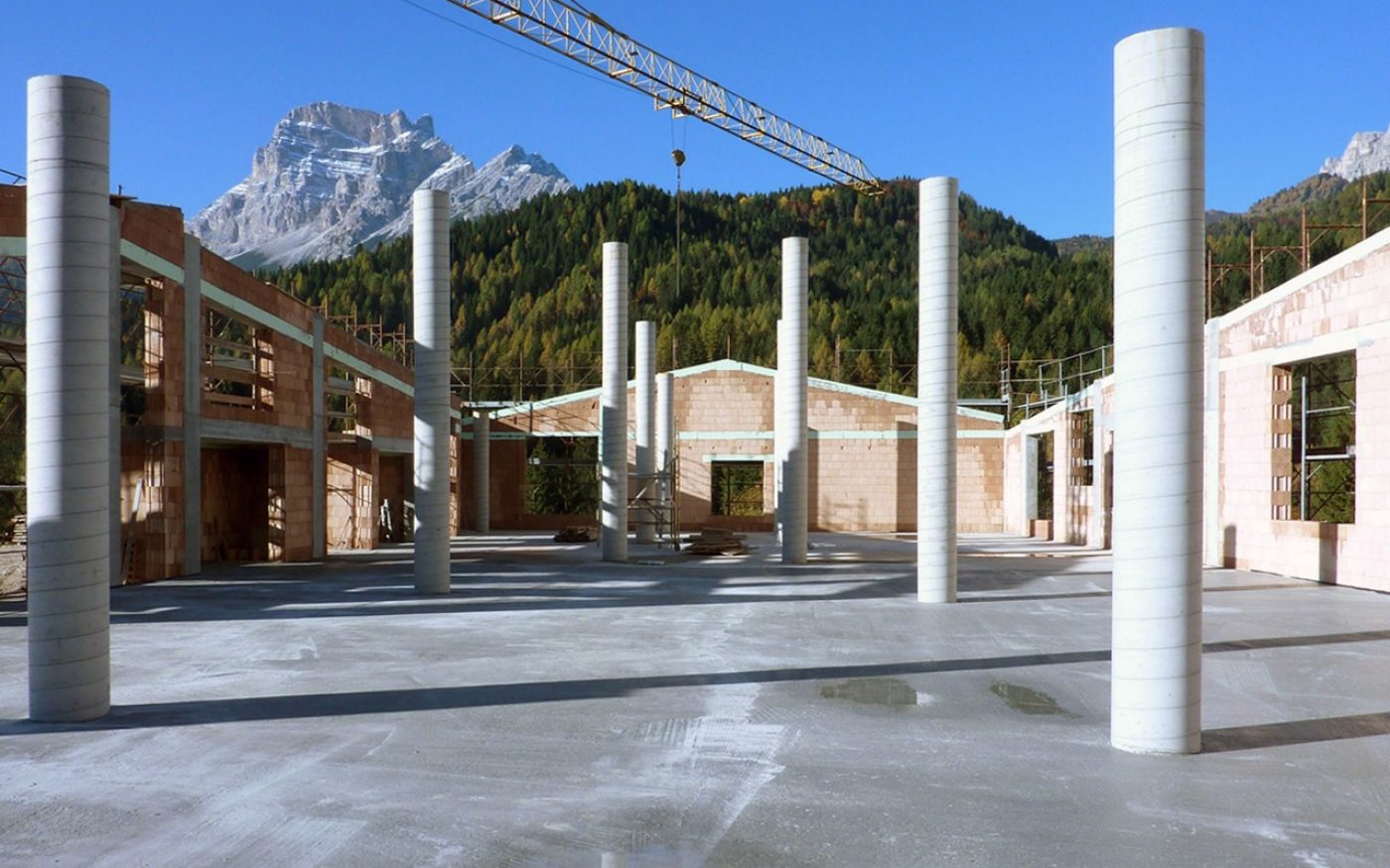 Building site scuola San Vito di Cadore new construction with Porotherm BIO PLAN 35