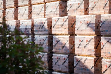 Pallet clay block with green
